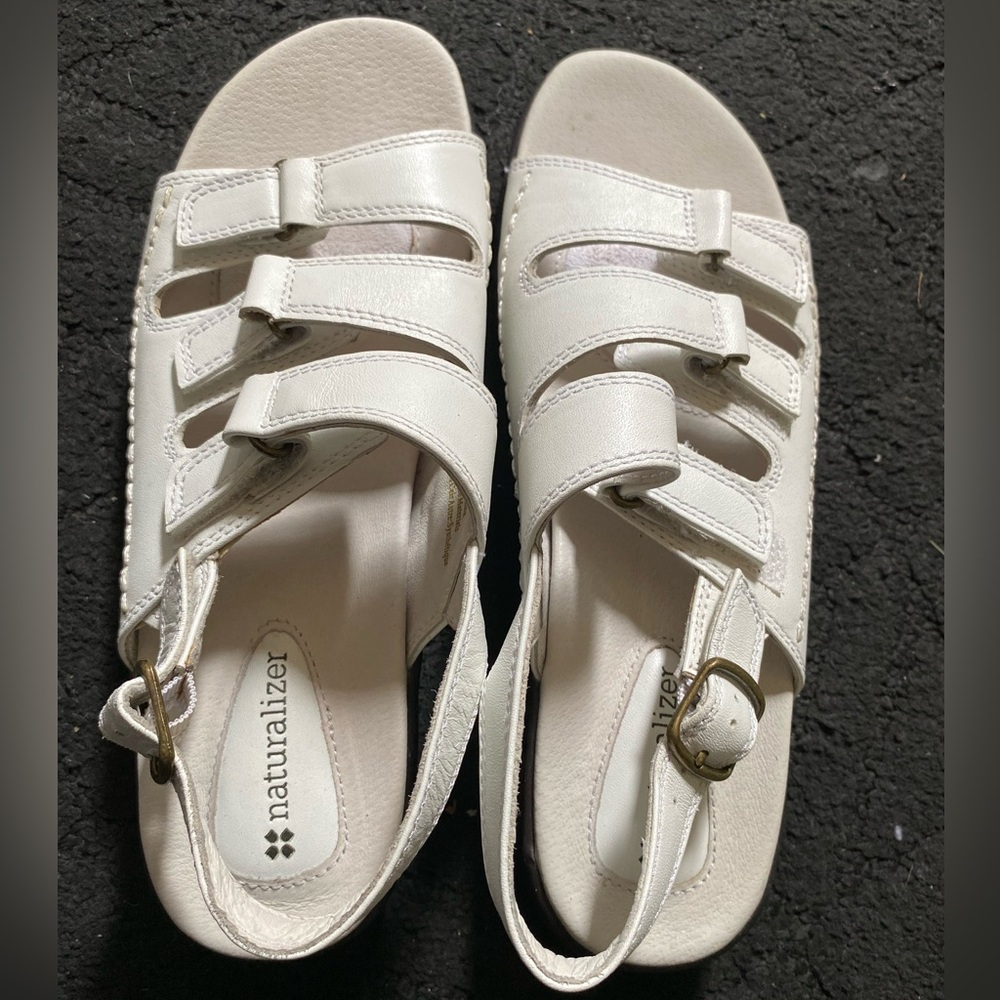 New Naturalizer comfort sandals White 9